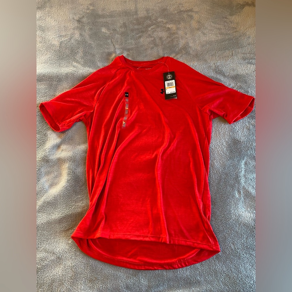Under armor T-shirt small
